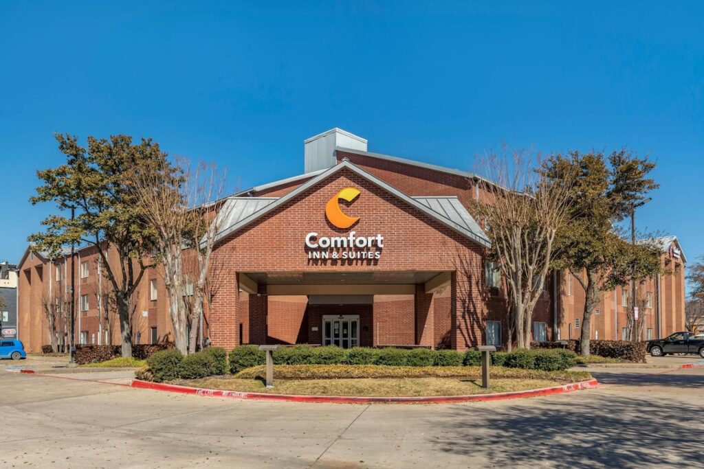 Comfort Inn & Suites North Dallas-Addison