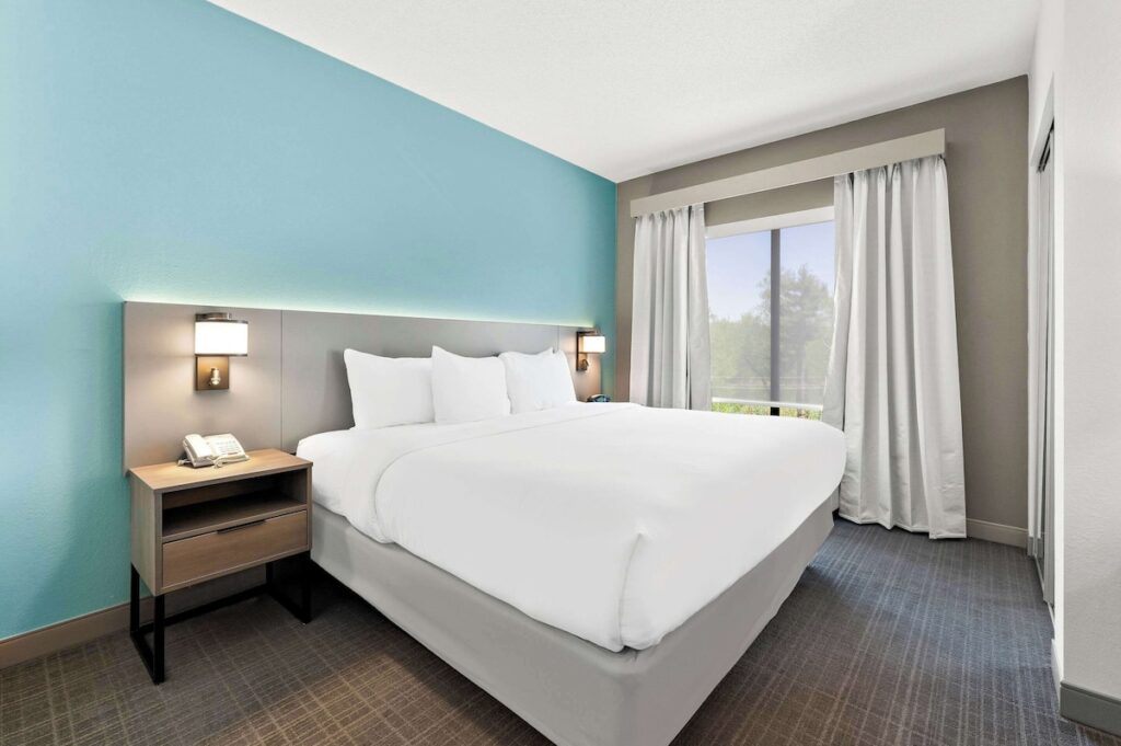 Comfort Inn & Suites Wilkes Barre - Arena - Image 2