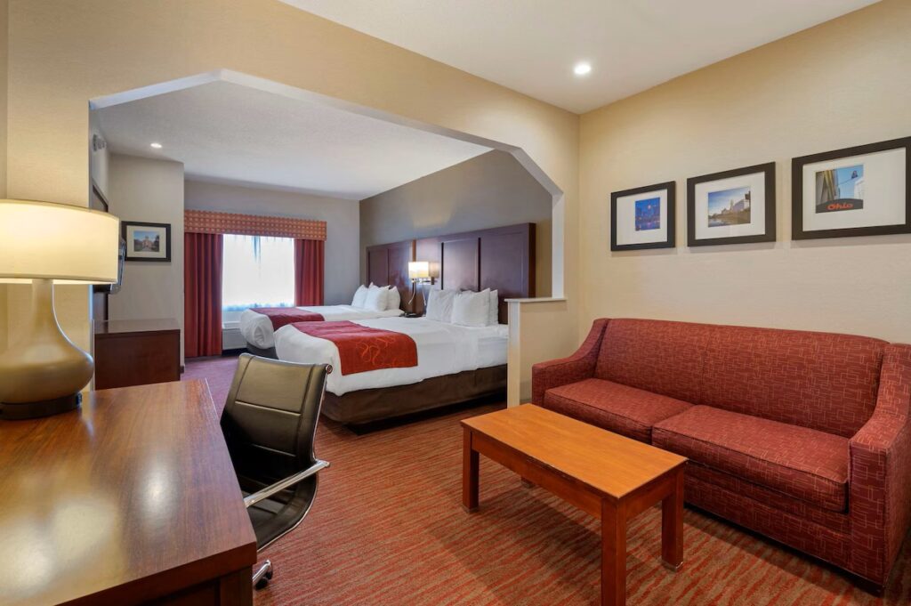 Comfort Suites Columbus Expo Center - Image 2