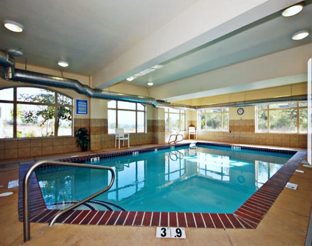 Comfort Suites Eugene University - Image 5