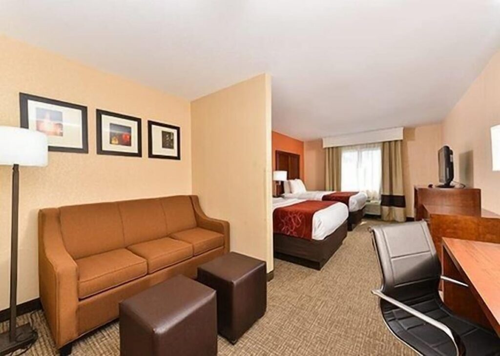 Comfort Suites Omaha Northwest - Image 4