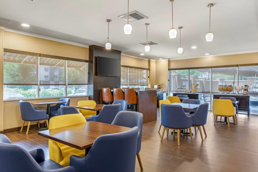 Comfort Suites Ontario Airport Convention Center - Image 4