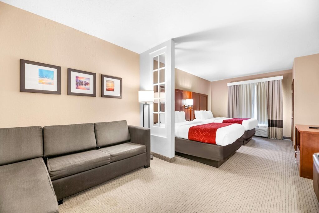 Comfort Suites Orlando Airport - Image 4