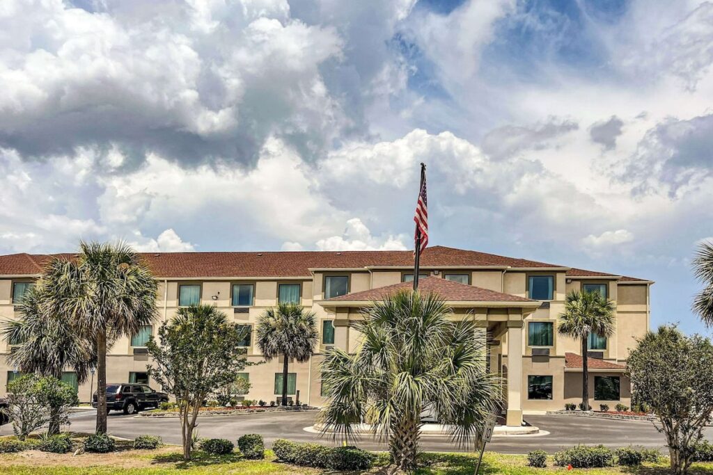 Comfort Suites Panama City near Tyndall AFB - Image 2