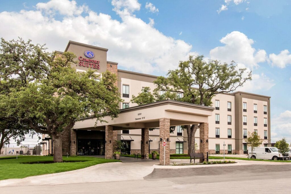 Comfort Suites - South Austin - Image 2