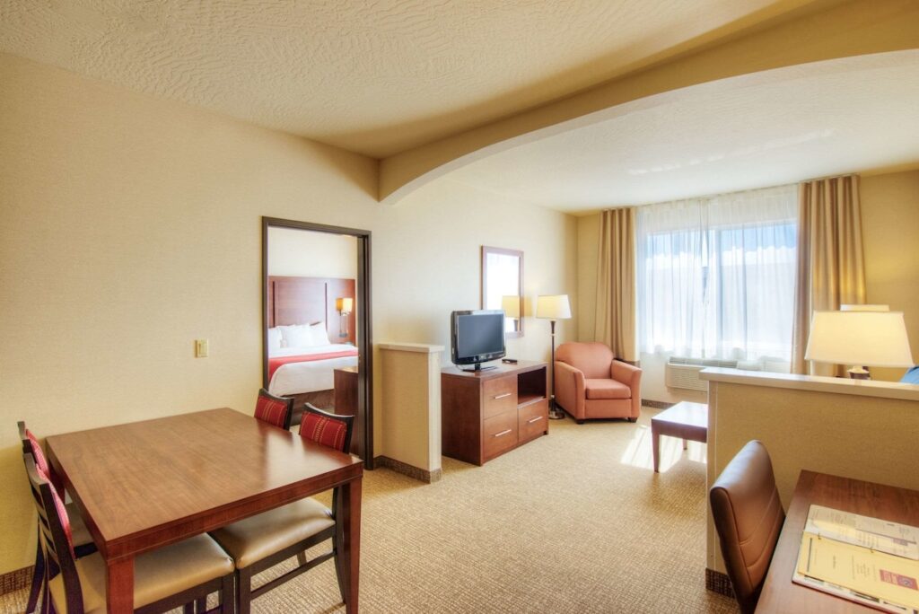 Comfort Suites Springfield-Eugene - Image 3