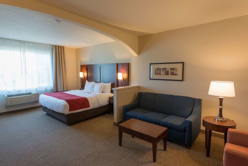 Comfort Suites Springfield-Eugene - Image 2