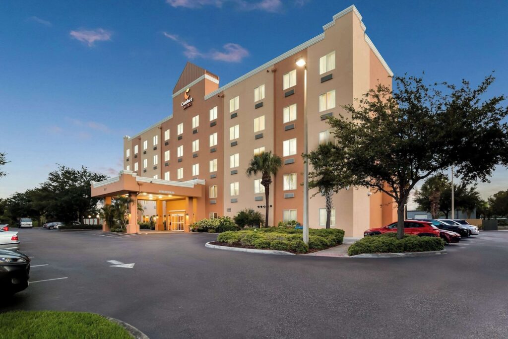 Comfort Suites Tampa Airport North - Image 2