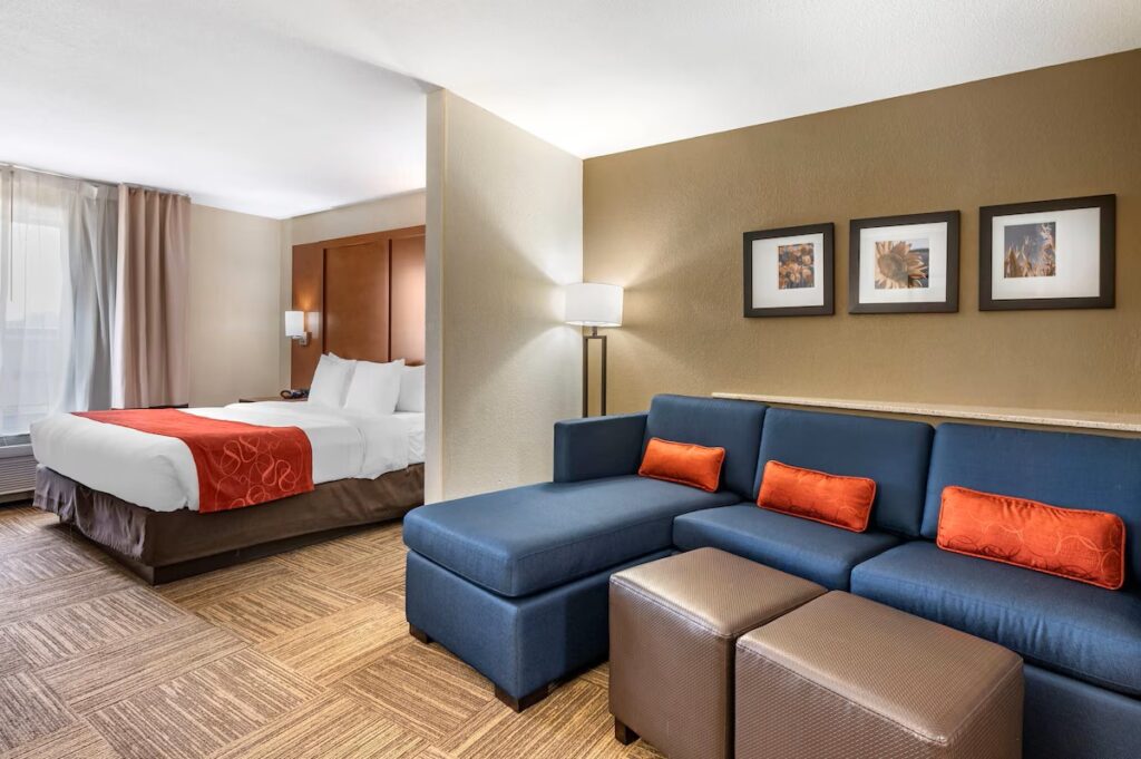 Comfort Suites Urbana Champaign, University Area - Image 2