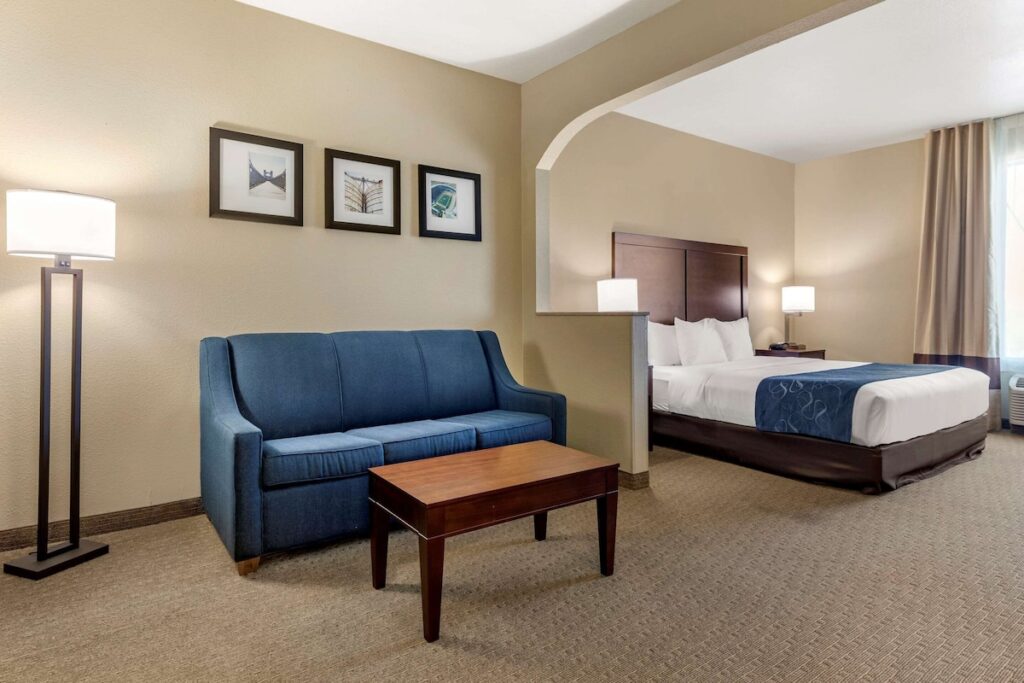 Comfort Suites Waco Near University Area - Image 5