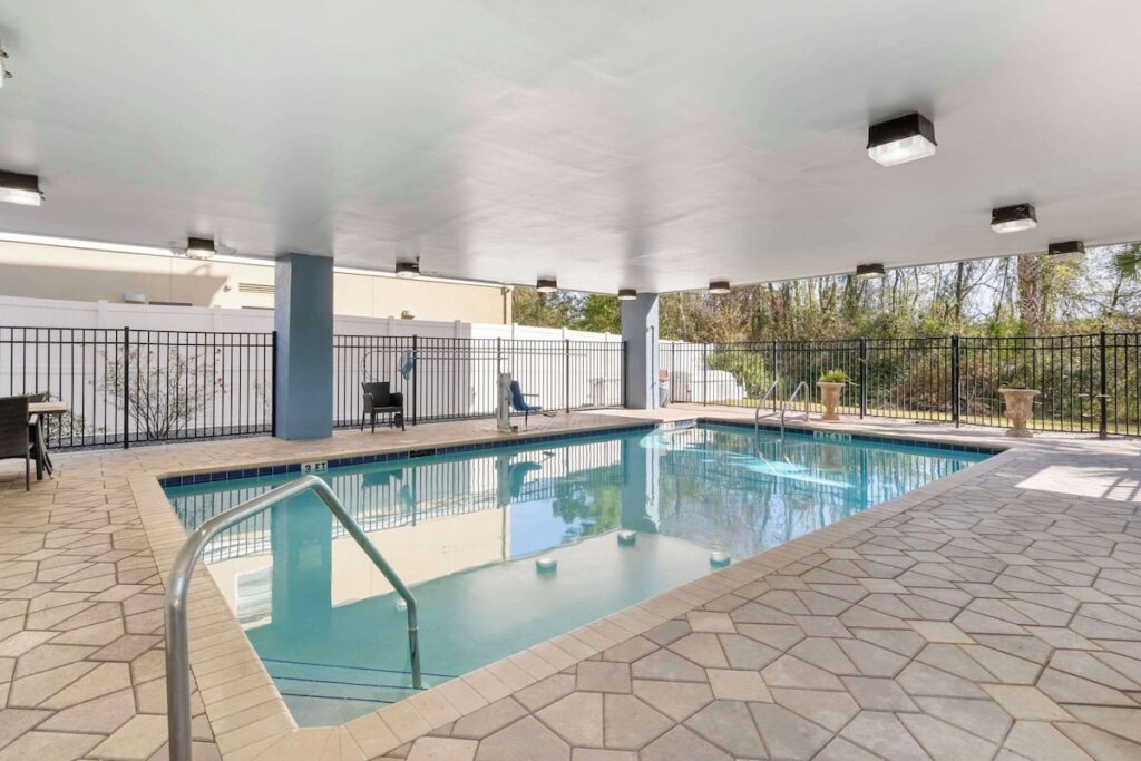 Comfort Suites West Jacksonville - Image 4