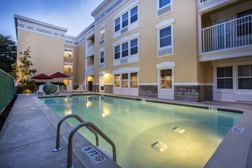 Comfort Suites at Isle of Palms Connector - Image 4