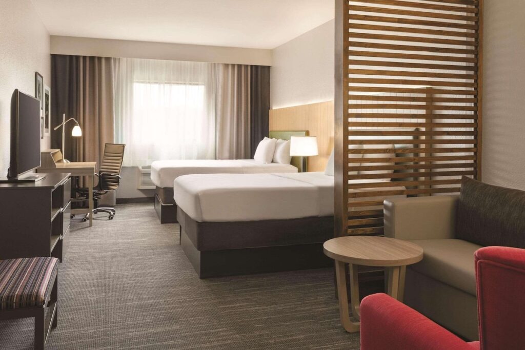 Country Inn & Suites by Radisson, Byram-Jackson South, MS - Image 3