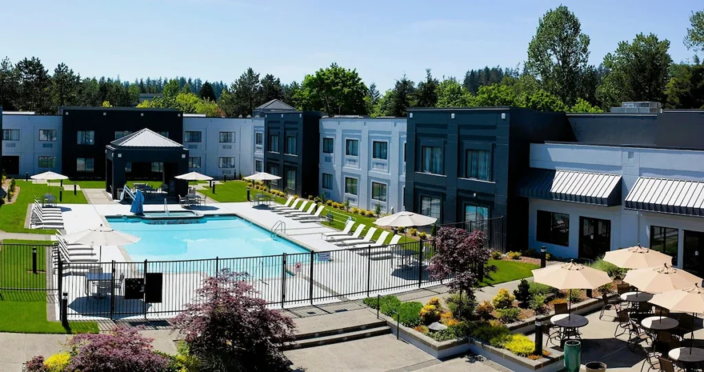 Country Inn & Suites by Radisson, Seattle-Bothell, WA - Image 2