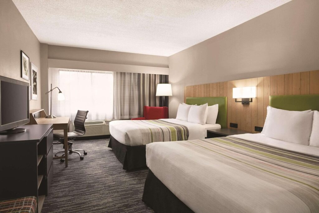 Country Inn & Suites by Radisson, Williamsburg East Busch Gardens , VA - Image 3