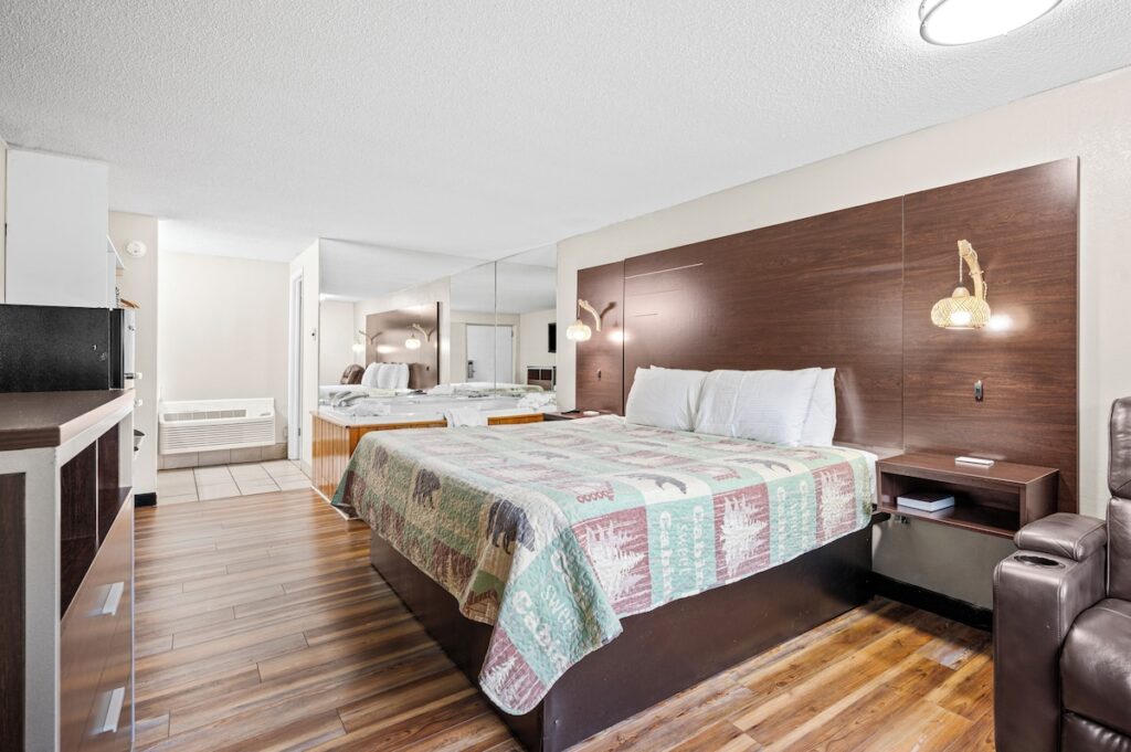 Country Town N' Suites - Image 2