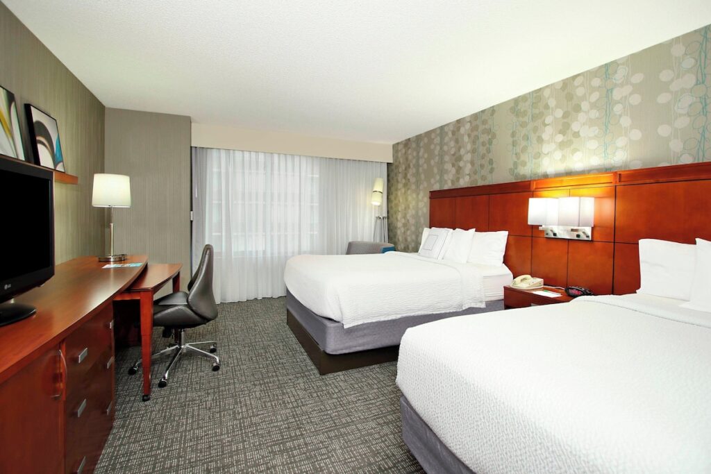 Courtyard Oakland Downtown - Image 5