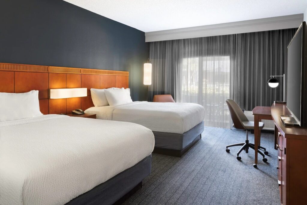 Courtyard St. Petersburg Clearwater - Image 3