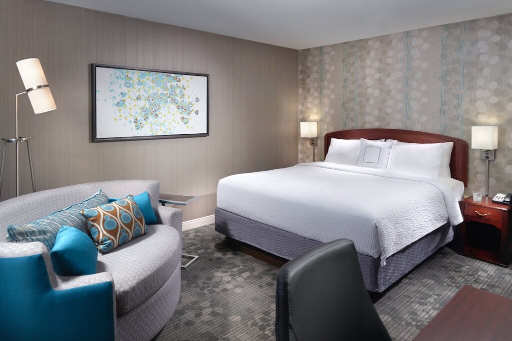 Courtyard by Marriott Atlanta Alpharetta - Image 6