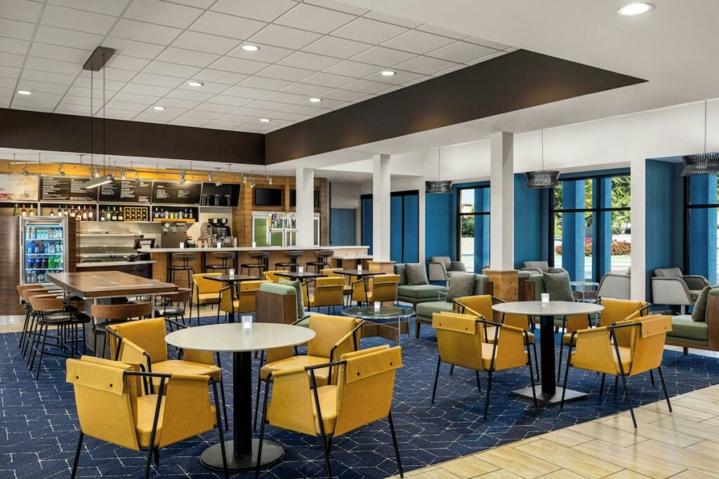 Courtyard by Marriott Atlanta Northlake - Image 3
