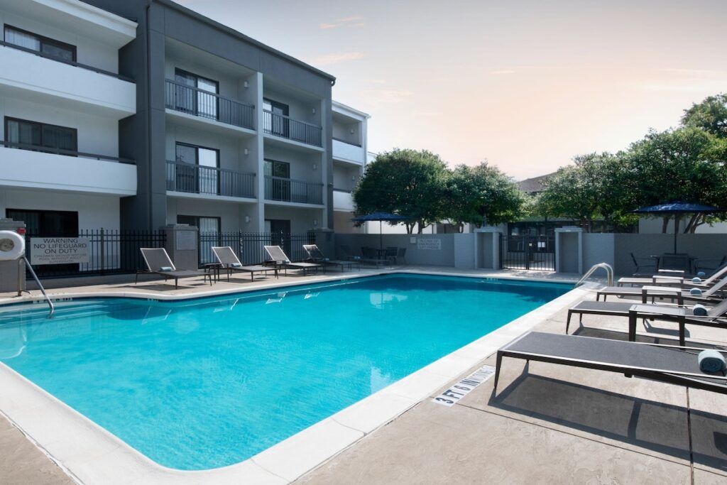 Courtyard by Marriott Dallas Plano Parkway at Preston Road - Image 5