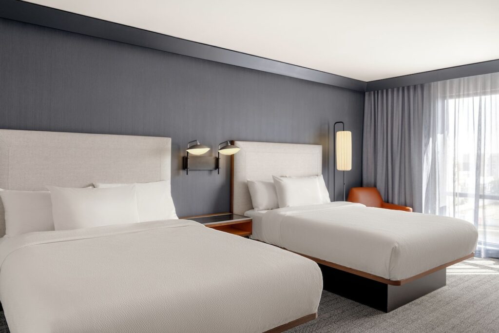 Courtyard by Marriott Milwaukee Brookfield at Poplar Creek - Image 3