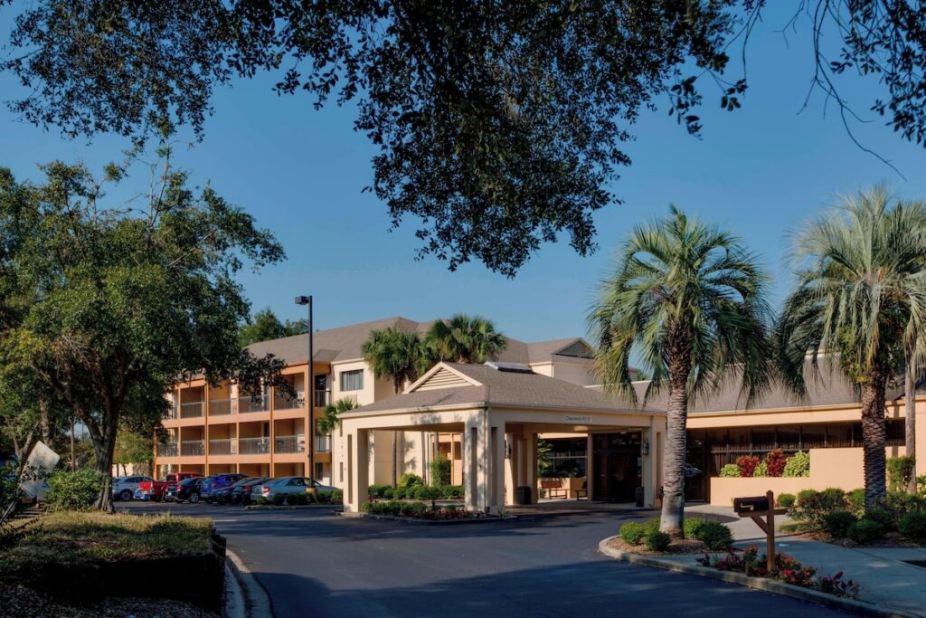 Courtyard by Marriott Ocala - Image 2