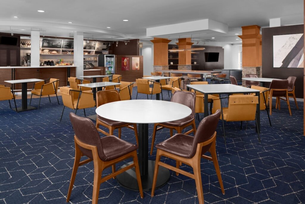 Courtyard by Marriott Phoenix West/Avondale - Image 4