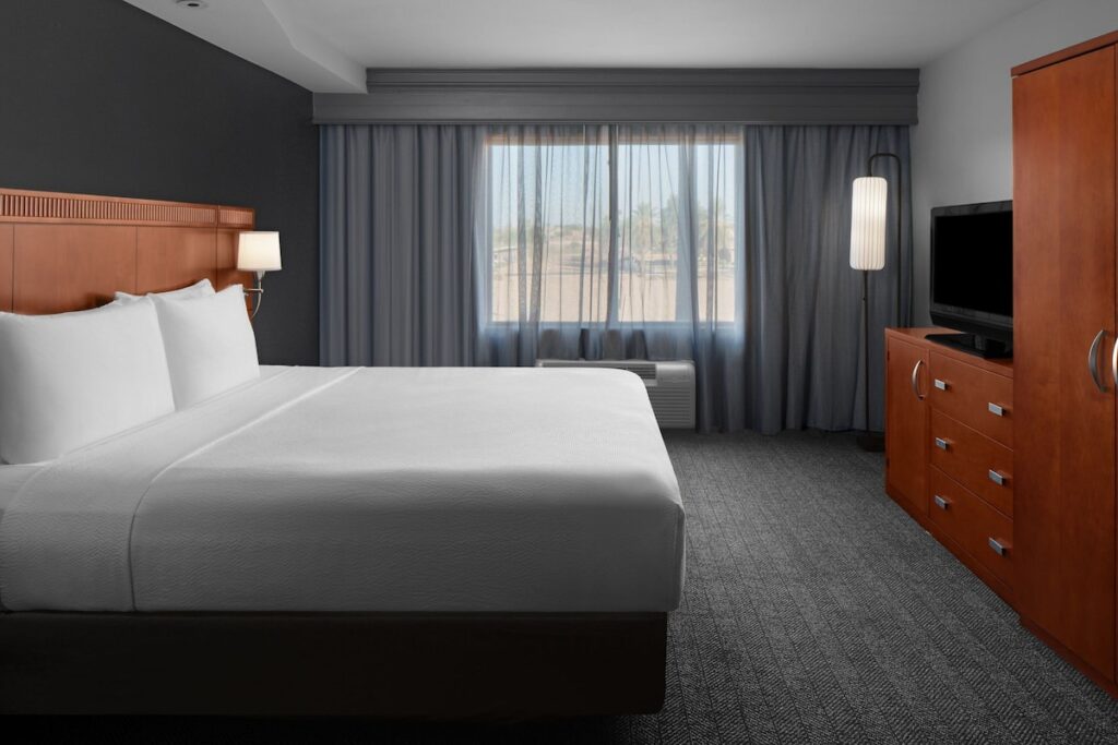 Courtyard by Marriott Phoenix West/Avondale - Image 2