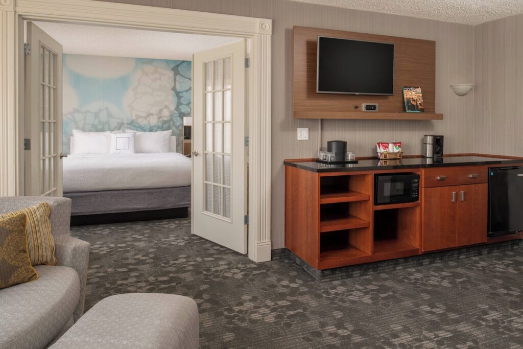Courtyard by Marriott Portland Airport - Image 3