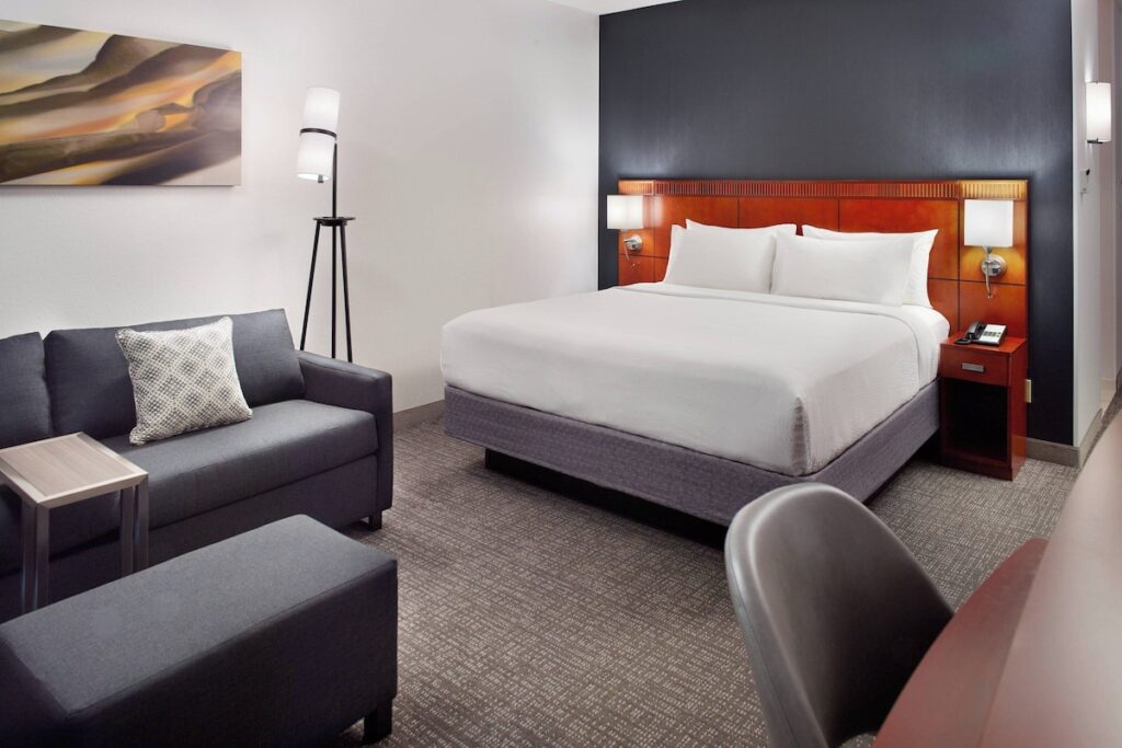 Courtyard by Marriott Raleigh Midtown - Image 2
