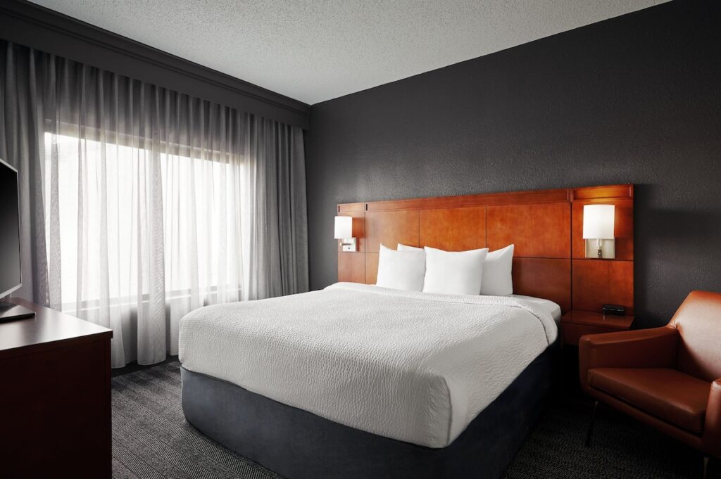 Courtyard by Marriott St. Louis Downtown West - Image 6