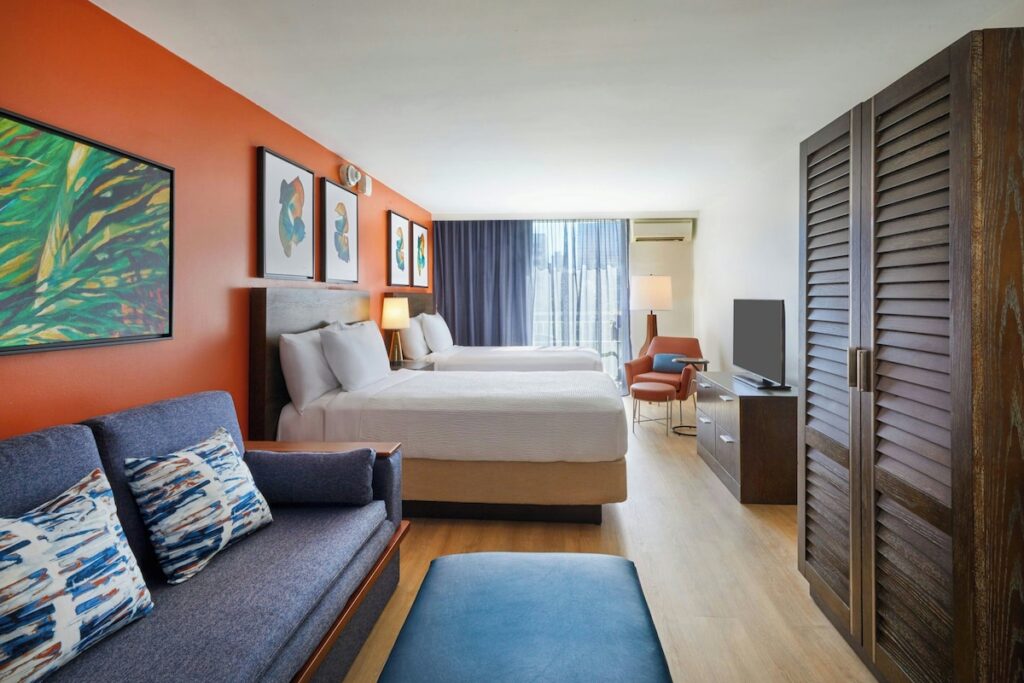 Courtyard by Marriott Waikiki Beach - Image 6