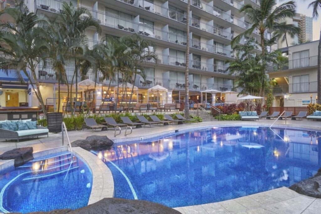 Courtyard by Marriott Waikiki Beach - Image 3