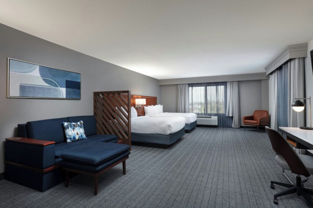 Courtyard by Marriott Wichita at Old Town - Image 2
