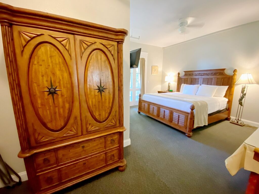 Crystal Bay Historic Hotel - Image 5