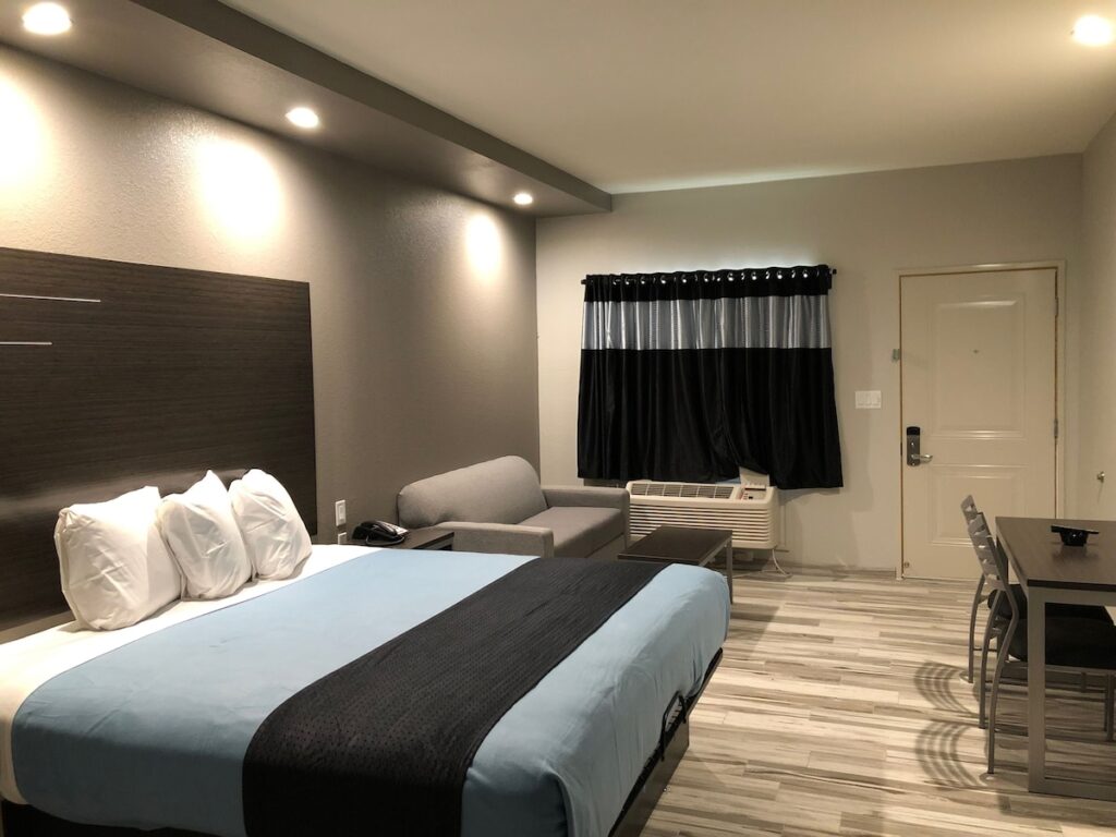 Crystal Inn Downtown - Image 3