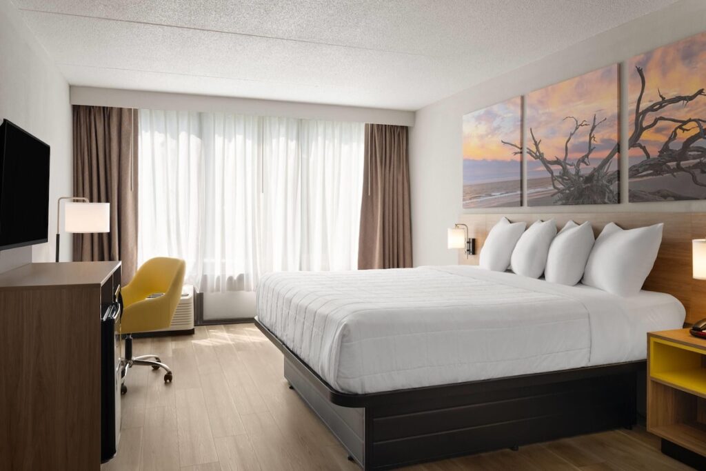 Days Hotel by Wyndham Williamsburg I-64 - Image 2