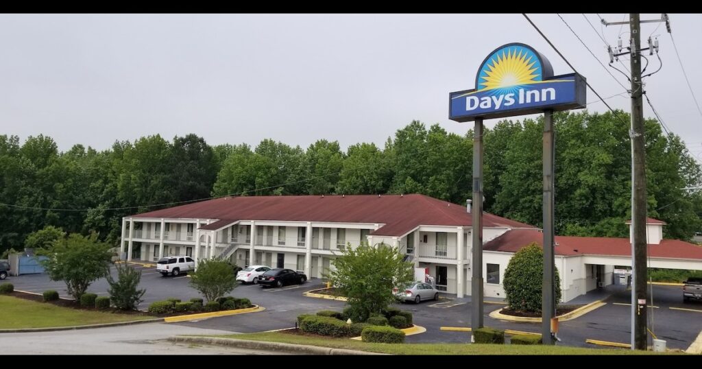 Days Inn & Suites by Wyndham Augusta Near Fort Eisenhower