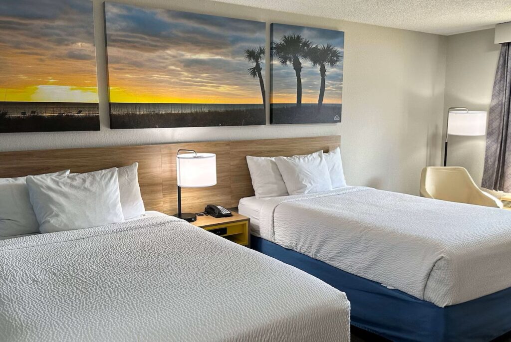 Days Inn by Wyndham Columbia NE Fort Jackson - Image 3