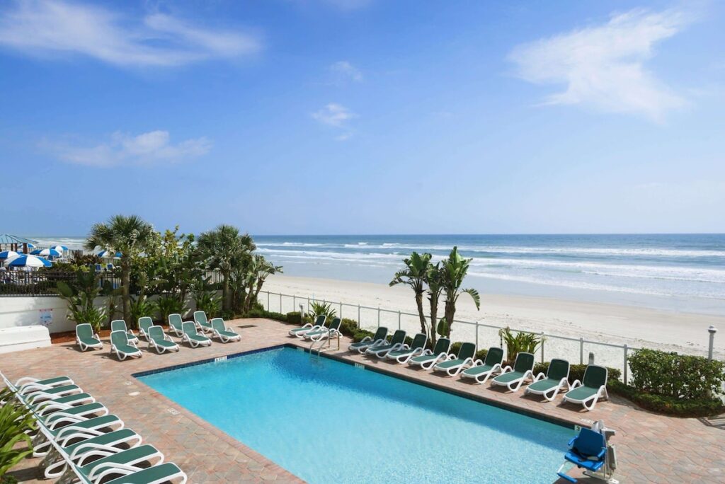 Days Inn by Wyndham Daytona Oceanfront - Image 4
