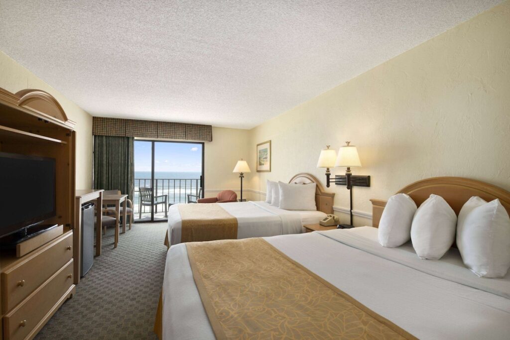 Days Inn by Wyndham Daytona Oceanfront - Image 3