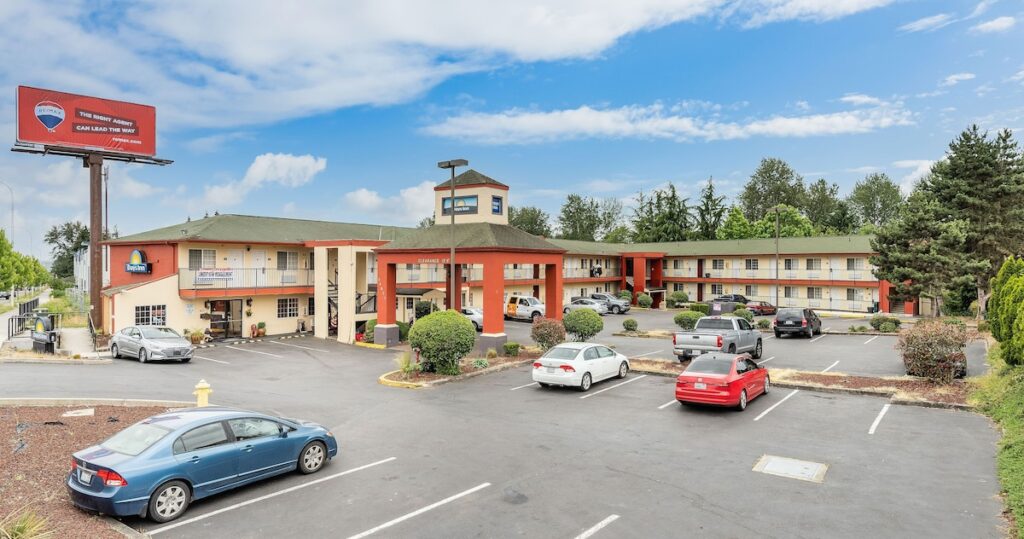 Days Inn by Wyndham Federal Way