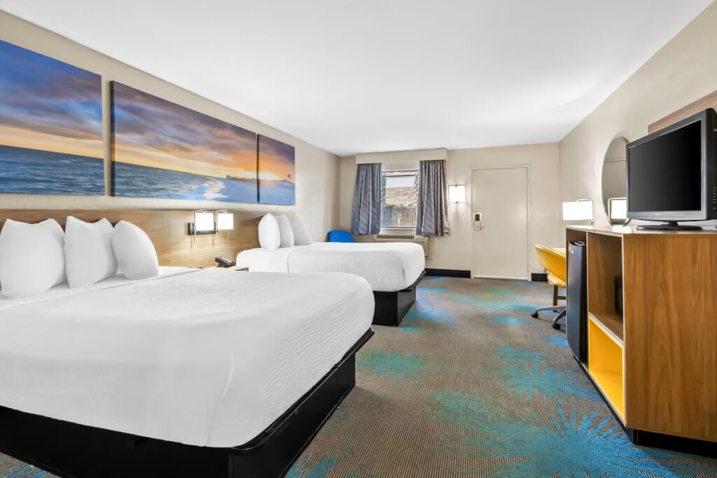 Days Inn by Wyndham Goose Creek - Image 3