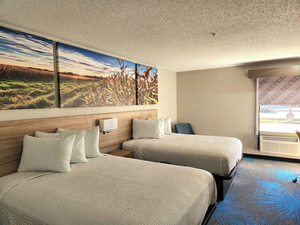 Days Inn by Wyndham Lafayette Scott - Image 4