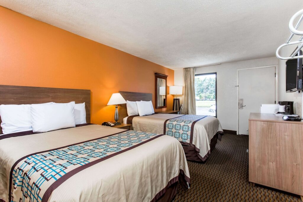 Days Inn by Wyndham Norfolk Airport - Image 3