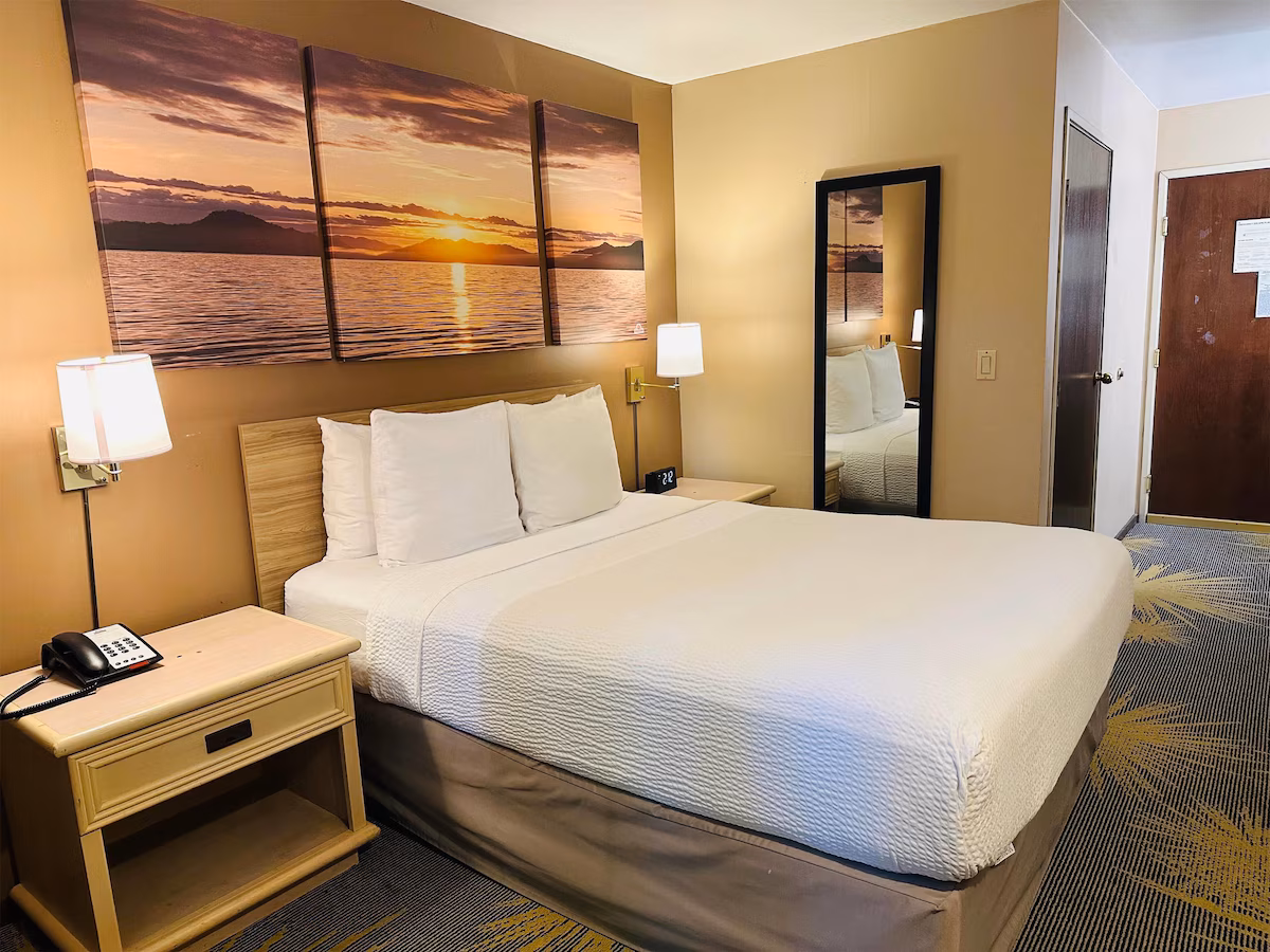 Days Inn by Wyndham Seatac Airport - Image 2