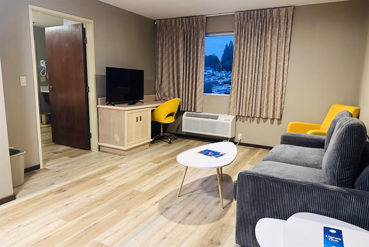 Days Inn by Wyndham Seatac Airport - Image 3