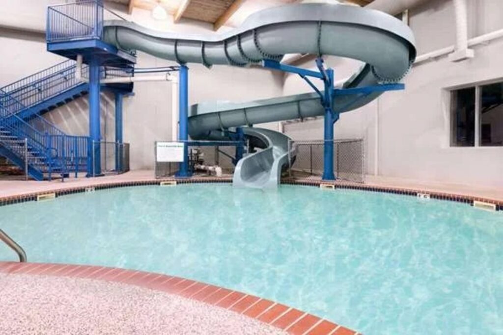 Days Inn by Wyndham St Cloud - Image 3