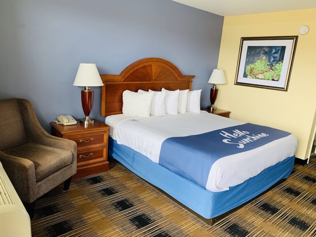 Days Inn by Wyndham Trumann AR - Image 5